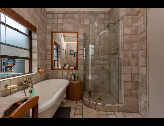 3 BEDROOM FREEHOLD FOR SALE IN KENSINGTON